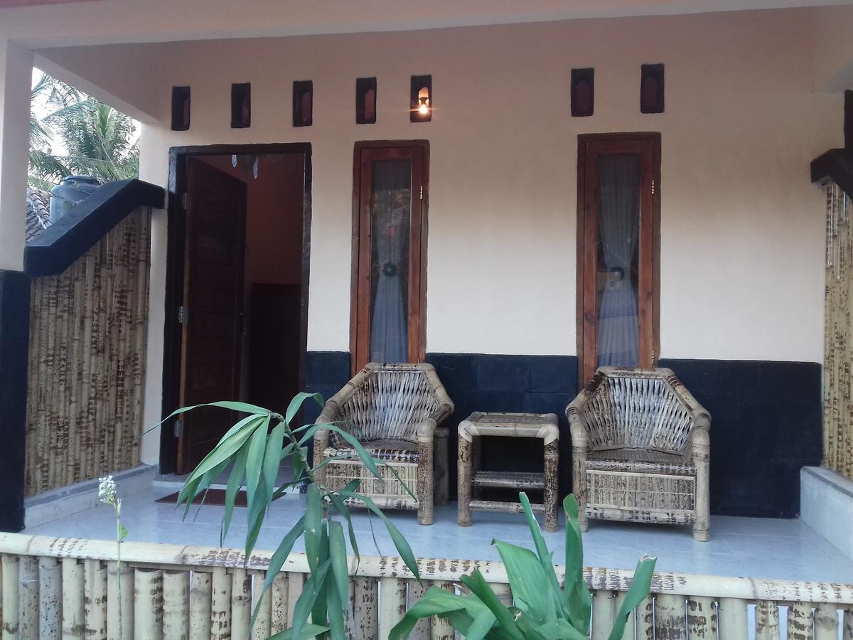 Telage Indah Homestay Kuta  エクステリア 写真