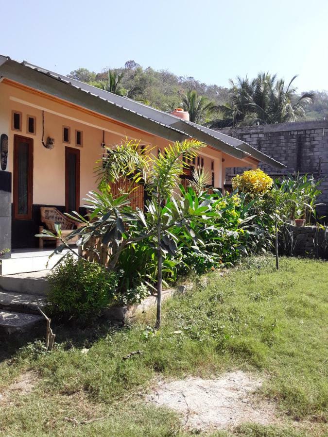 Telage Indah Homestay Kuta  エクステリア 写真