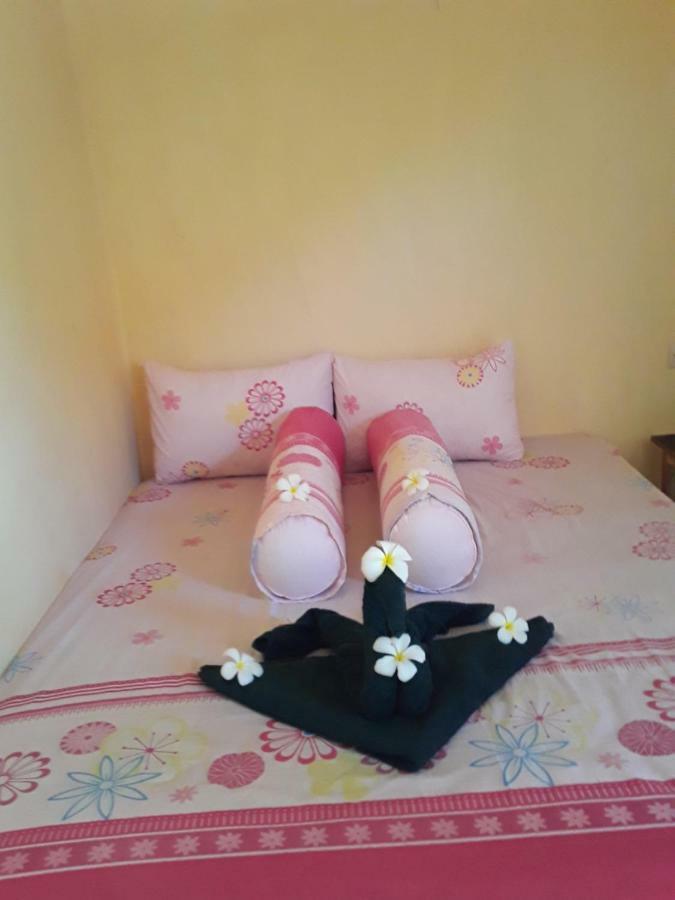 Telage Indah Homestay Kuta  エクステリア 写真