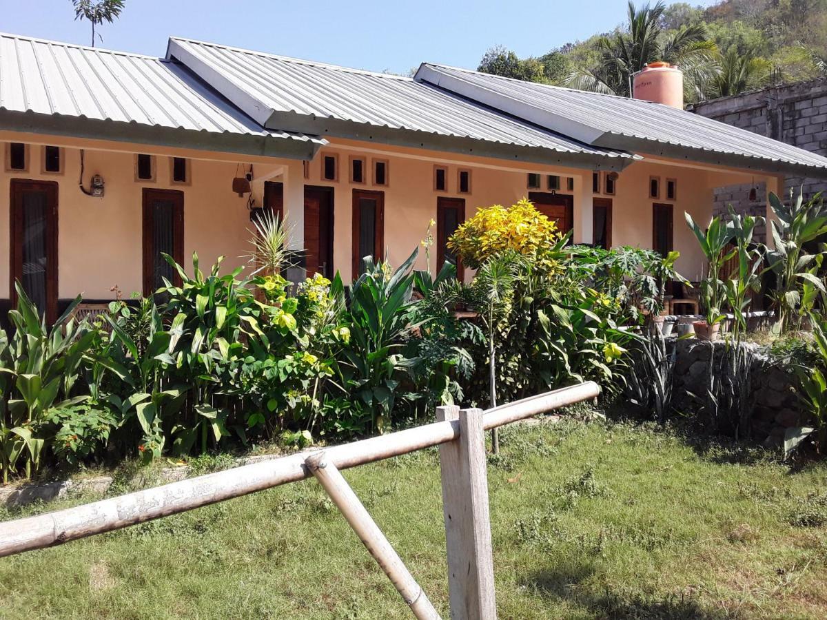 Telage Indah Homestay Kuta  エクステリア 写真